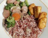Foto langkah ke 3 dari resep Oseng Brokoli Jamur Sosis.