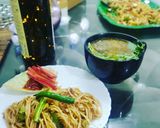 A picture of step 8 of Lemon Coriander Soup and Chilli Garlic Noodles Restaurant Style.
