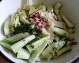 Фото кроку 1 до Маринованные кабачки и огурцы быстрого приготовления.