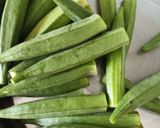 भरवा भिंडी (bharwa bhindi recipe in Hindi) रेसिपी चरण 1 फोटो