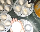 A picture of step 2 of Daal Pitha....lahsun mirch ki chutney.