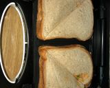 A picture of step 5 of Rava malai toast.