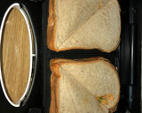 A picture of step 5 of Rava malai toast.