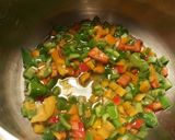 Foto del paso 5 de la receta: Pulpitos en salsa de tomates y pimientos