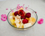 Foto del paso 5 de la receta: Ensalada con todas las frutas 🍒🍎🍑🍊🍍🍌🍋🥭