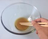 Foto del passaggio 5 della ricetta Marinato di Polpo, Wakame e cetriolo alla giapponese