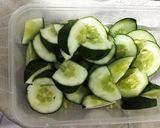 Foto langkah ke 2 dari resep Rujak Timun Jepang.