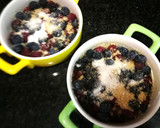 Foto del paso 5 de la receta: Frambuesas y arándanos con crumble mascavado y espelta