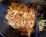Foto langkah ke 3 dari resep Ayam Suwir Pedas.