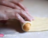 A picture of step 7 of Stuffed Sausage Bread Rolls.