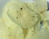 Hình bước làm 4 của món Khoai tây chiên muối và giấm (crispy salt and vinegar potato)