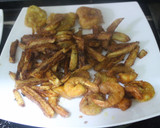 Foto del paso 13 de la receta: Merluza y gambas rebozadas con patatas fritas