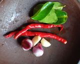 Foto langkah ke 1 dari resep Ayam goreng daun jeruk.