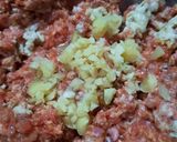 A picture of step 2 of Homemade Beef Burgers.