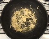 Foto del paso 1 de la receta: Milanesas de pollo bañadas en salsa de champiñones y chipotle