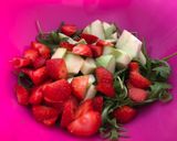 Foto del paso 3 de la receta Ensalada de rúcula, queso azul, manzana y fresa