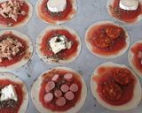 Foto del paso 2 de la receta Mini pizzas de masa de empanadillas