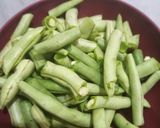 Foto langkah ke 1 dari resep Tumis Buncis Mudah, Enak, dan Simpel.