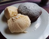 Csokiszuflé vaníliafagyival recept fázis 7 fotója