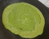A picture of step 4 of Green moong dal chilla.
