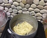 Foto langkah ke 1 dari resep Fast Cooked Chicken Noodle.