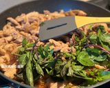 A picture of step 9 of Chicken Thighs with Thai Basil.