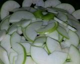 Foto del paso 6 de la receta: Torta invertida de manzanas y ciruelas