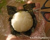 A picture of step 3 of Easy Mickey Silhouette Onigiri.