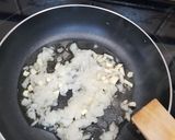 Foto del paso 3 de la receta: Revuelto de calabacín al limón con patata cocida y cebolla