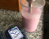 Foto del paso 2 de la receta: Smoothie de arándanos y fresas🍓