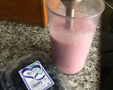 Foto del paso 2 de la receta: Smoothie de arándanos y fresas🍓
