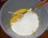 Foto langkah ke 4 dari resep Bolu Karamel a. k. a Sarang Semut.