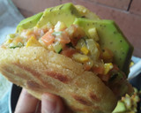 Foto del paso 6 de la receta: Arepa rellena de calabacín y aguacate🥑🍘🥗
