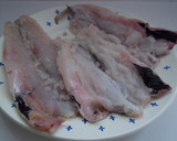 Foto del paso 1 de la receta: Pescadilla al horno con pimientos verdes