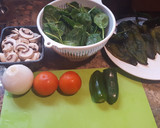 Foto del paso 1 de la receta: Guiso de hongos, acelgas y poblanos