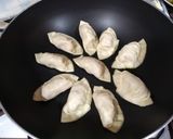 Foto del paso 2 de la receta: Gyozas (Empanadas japonesas) RÁPIDAS