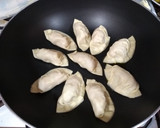 Foto del paso 2 de la receta: Gyozas (Empanadas japonesas) RÁPIDAS