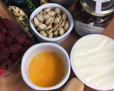 Foto del paso 1 de la receta: Tiramisú de frambuesas y pistachos