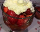 Foto del paso 5 de la receta: Frutillas con Crema
