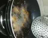 A picture of step 4 of Kuttu ke pakore.