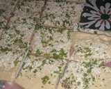 Foto del paso 3 de la receta: Pan de molde con ajo y queso 🧀