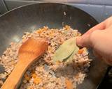 Spaghetti bolognese with Thai green pesto recipe step 2 photo