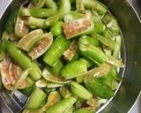 A picture of step 1 of Kundru Bharta.