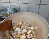 Foto langkah ke 2 dari resep Japanese Chicken Curry.