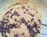Foto langkah ke 2 dari resep Banana chocochip cookies (1).