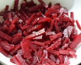 A picture of step 1 of Beet and apple salad.