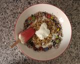 Foto del paso 3 de la receta: Yogur griego con muesli, semillas y coco