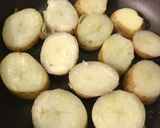 Foto del passaggio 2 della ricetta Patate croccanti