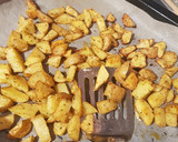 Foto del paso 3 de la receta: Patatas y huevos "fritos"