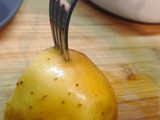 Patate intere in microonde